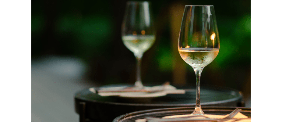 Bons Vinhos Brancos: Como Escolher o Ideal para Cada Perfil Bons Vinhos Brancos: Como Escolher o Ideal para Cada Perfil