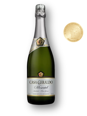 Espumante Casa Geraldo Branco Moscatel Brasil Moscato 750ml